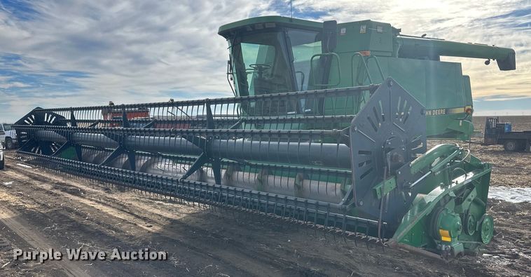 1991 John Deere 9600  combine - IU9208