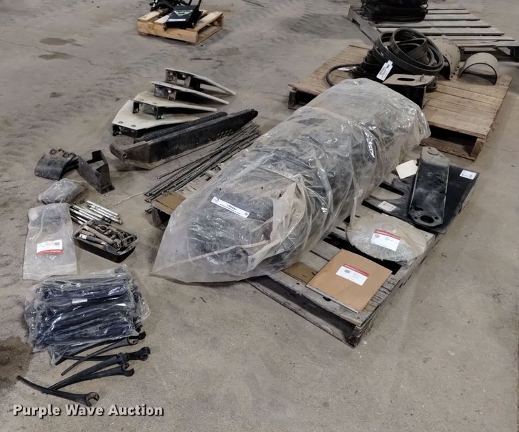 MacDon 973 header parts - LN9894