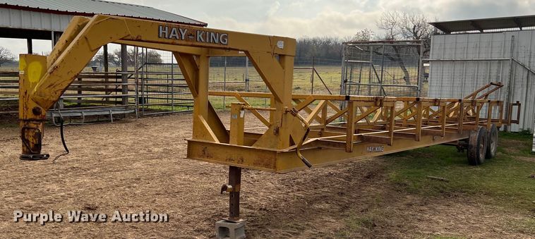 Hay King  hay bale trailer - MI9011