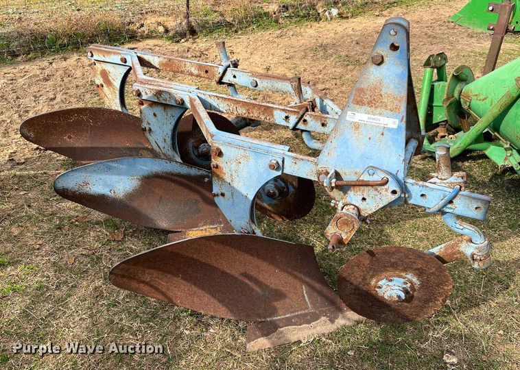 Three bottom plow - MI9024
