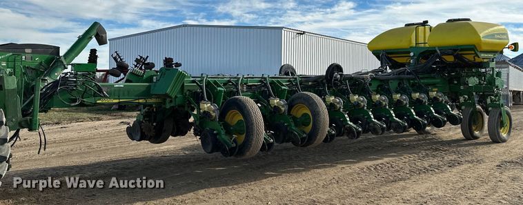 2010 John Deere 1770NT  no-till planter - NO9497