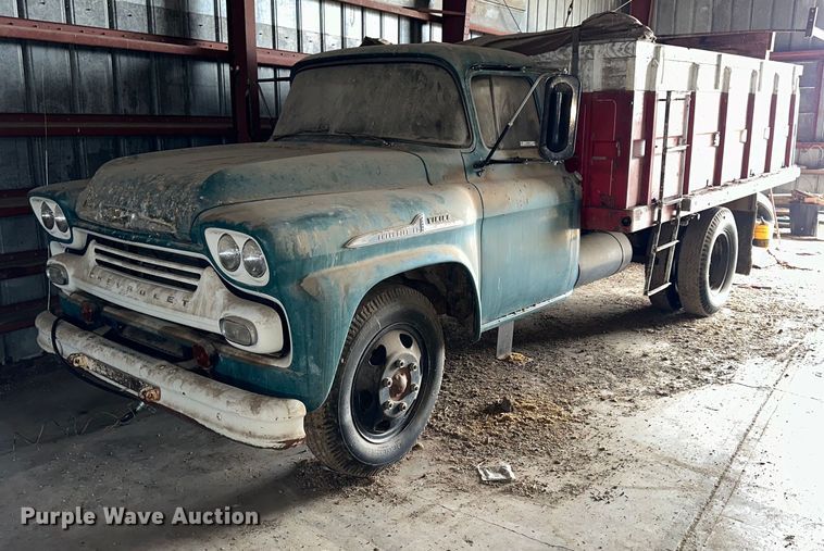 1958 Chevrolet Viking 60  grain truck - NS9021