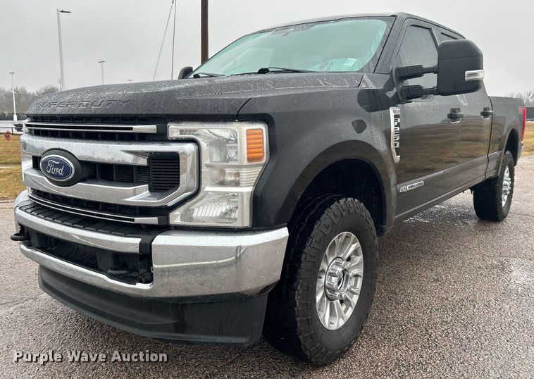 2020 Ford F250 Super Duty  Crew Cab pickup truck - DN0565