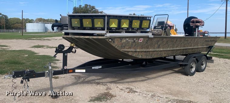 2020 Tracker 2072 MVX  boat - DP8760