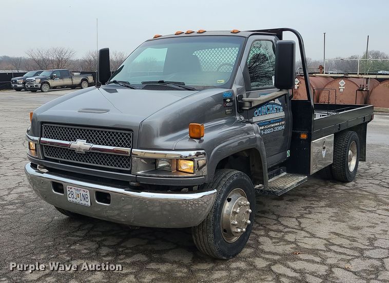 2006 Chevrolet C4500  flatbed truck - DR7791