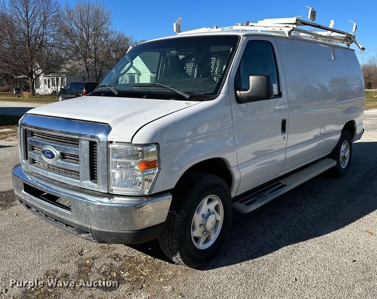 2014 Ford E250  van - DW2944