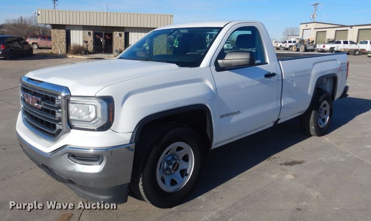 2016 GMC Sierra 1500  pickup truck - GG9928