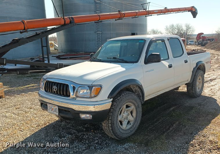 2003 Toyota Tacoma SR5  Double Cab pickup truck - KG9578