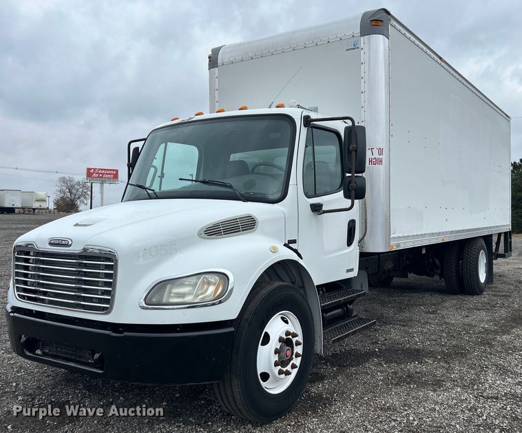 2005 Freightliner M2 Business Class  box truck - KH9662