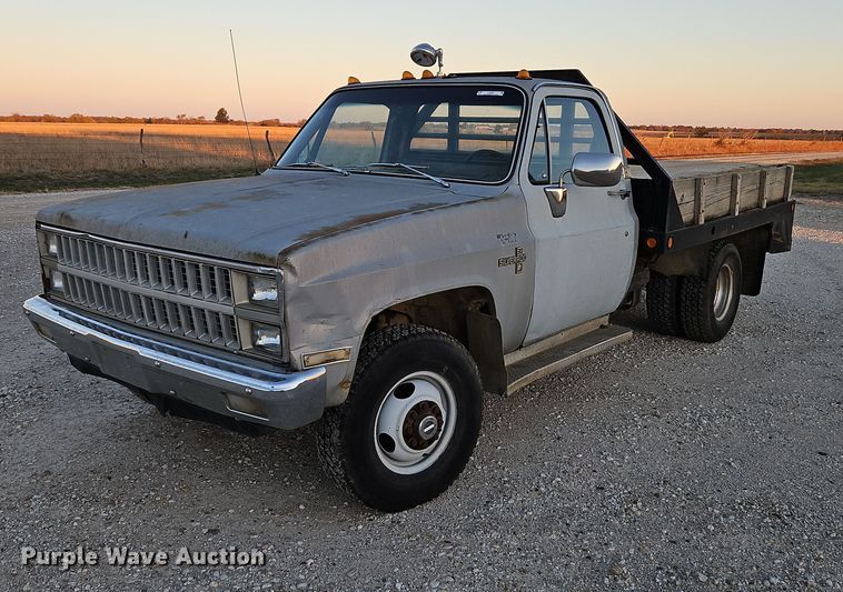 1982 Chevrolet C30  dump flatbed pickup truck - LB9567