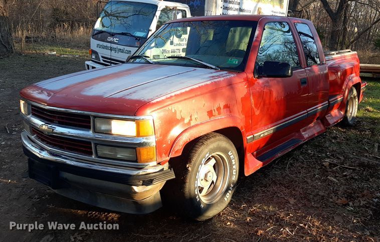 1996 Chevrolet C1500  Ext. Cab pickup truck - LD9087