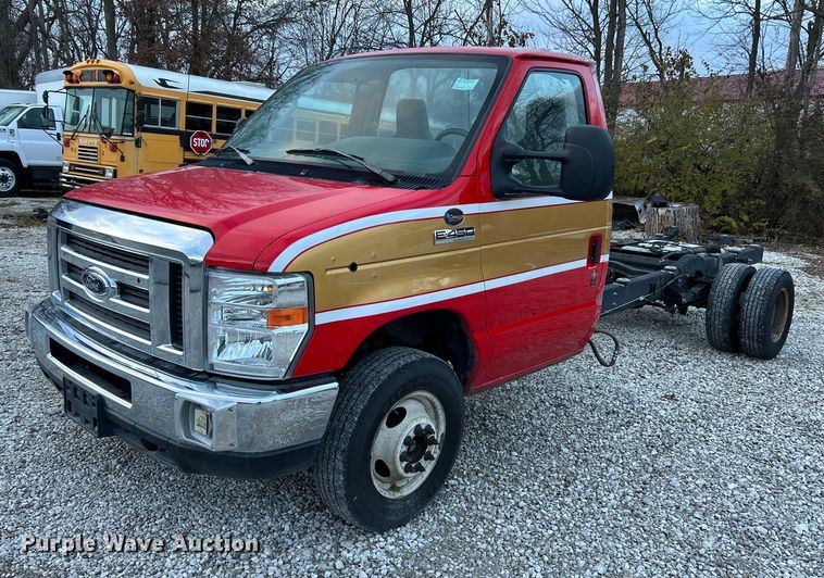 2017 Ford E450 Super Duty  van cab and chassis - NE9627