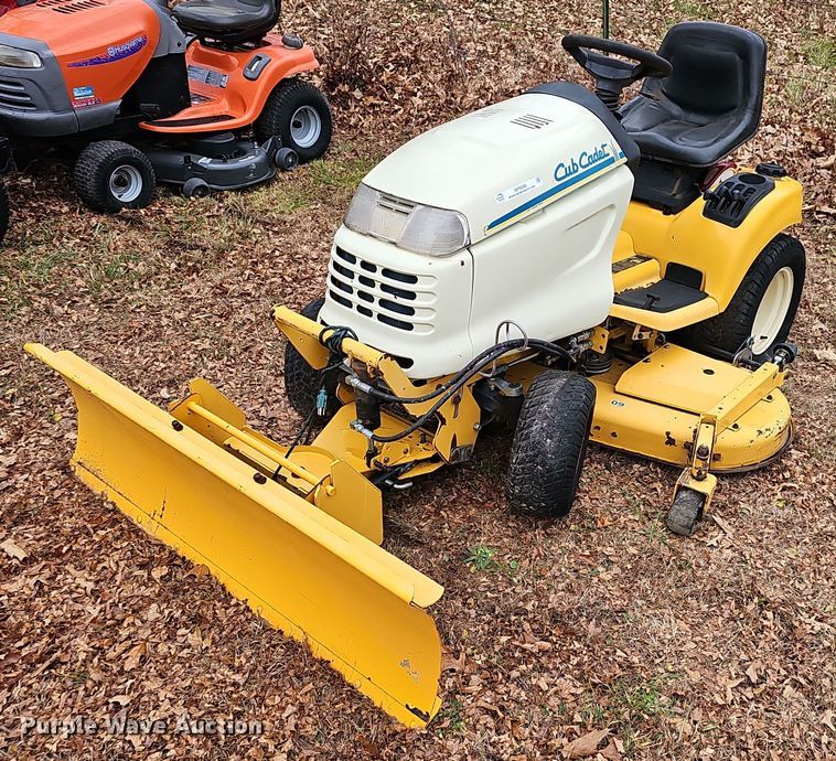 Cub Cadet Series 3000  lawn mower - NP9286