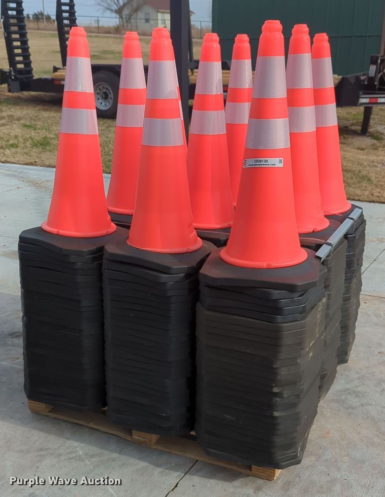 Approximately 250 traffic cones - OD9130