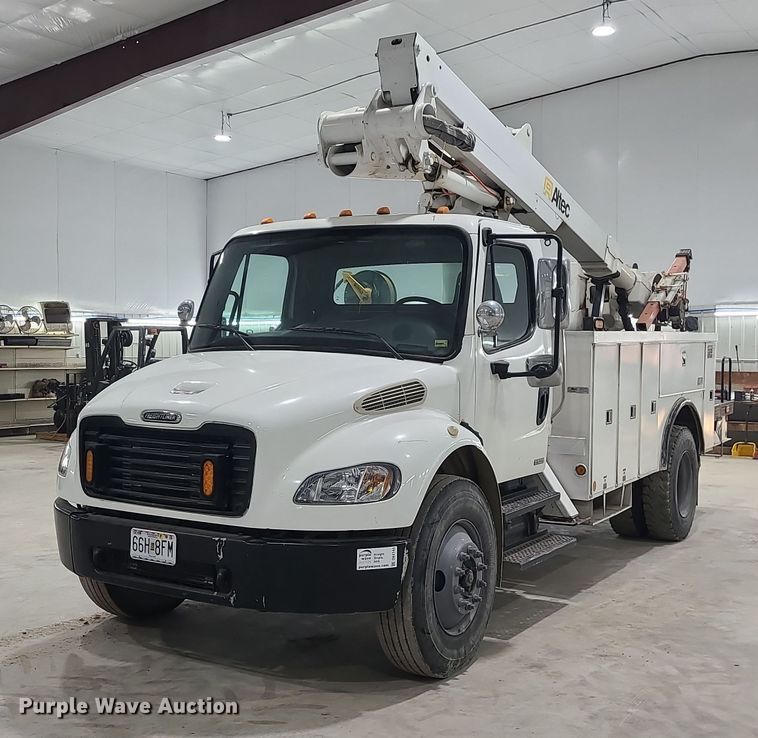 2006 Freightliner M2 Business Class  bucket truck - DK4144