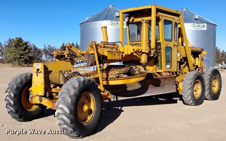 1972 Champion D-560  rigid frame motor grader - DK8882