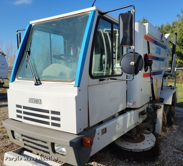 1998 Johnston 3000  street sweeper truck - DL7751