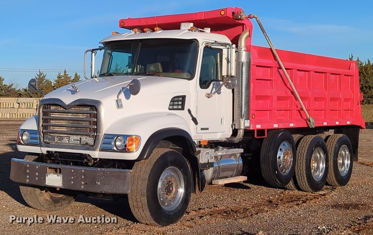 2005 Mack Granite CV713  dump truck - DN3779