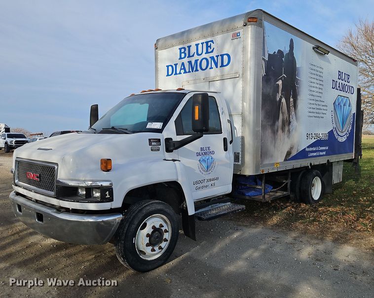 2006 GMC C5500  box truck - DN7114