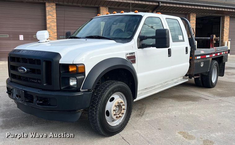 2010  Ford F550 Super Duty  Crew Cab flatbed truck - DP2142