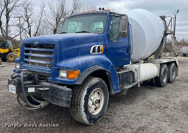 1999 Sterling L8511  ready mix truck - DP2148
