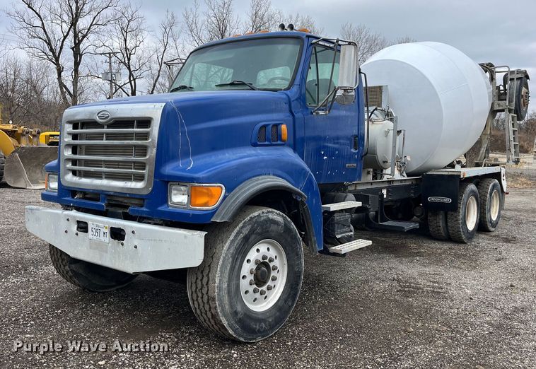 2001 Sterling L9500  ready mix truck - DP2149