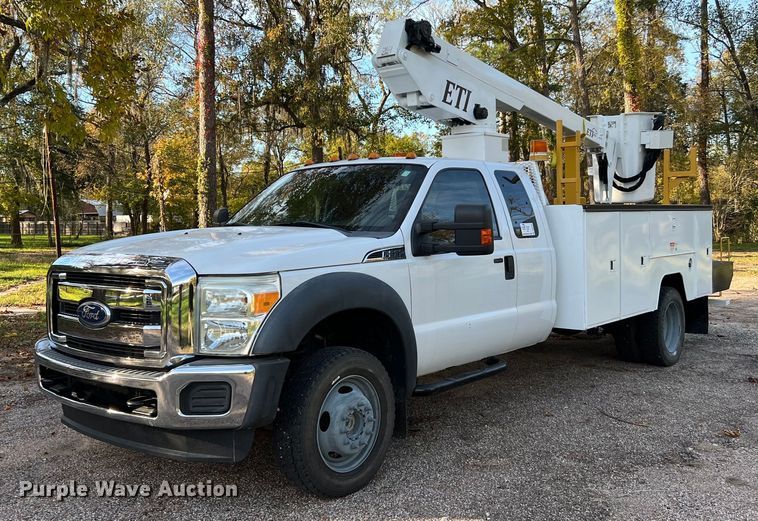 2012 Ford F550 XLT  SuperCab bucket truck - DQ2323