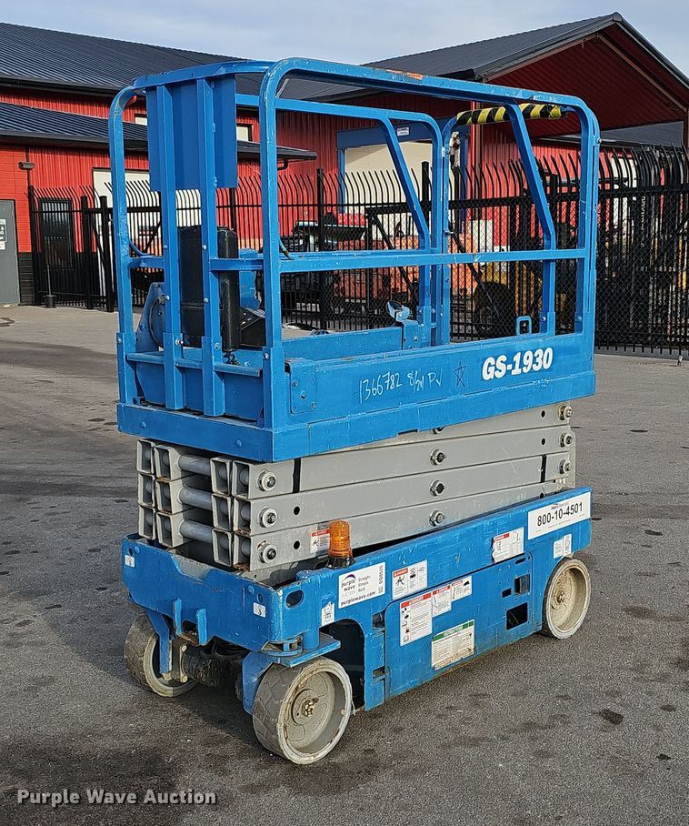 Genie GS-1930  scissor lift - DQ8526