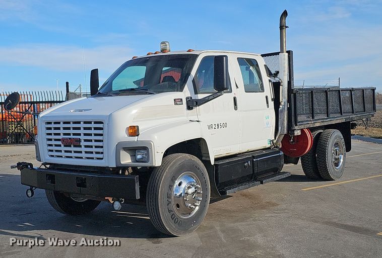 2003 GMC C7500  flatbed truck - DQ8528