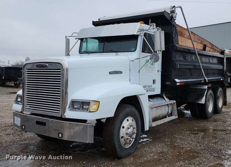 1990 Freightliner FLD120  dump truck - DR7787