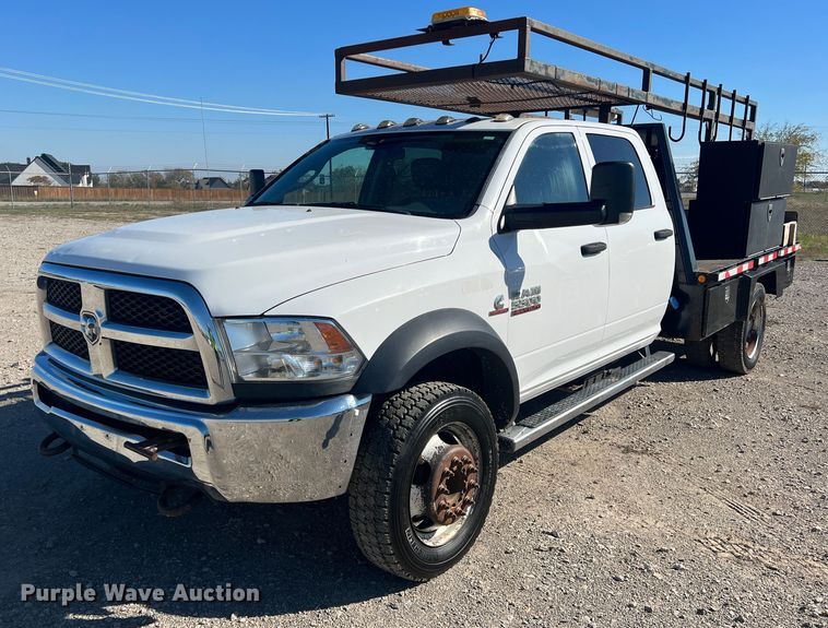 2017 Dodge Ram 5500HD  Crew Cab flatbed truck - DS2461