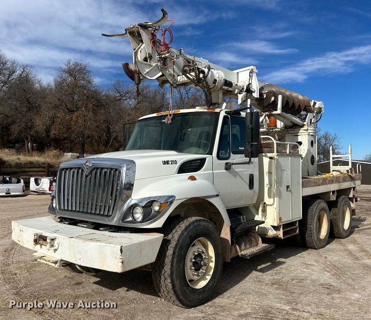 2009 International 7400 WorkStar  digger derrick truck - EK9776