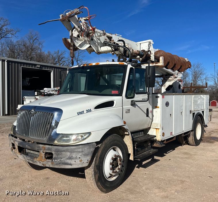 2007 International 4300  digger derrick truck - EK9783
