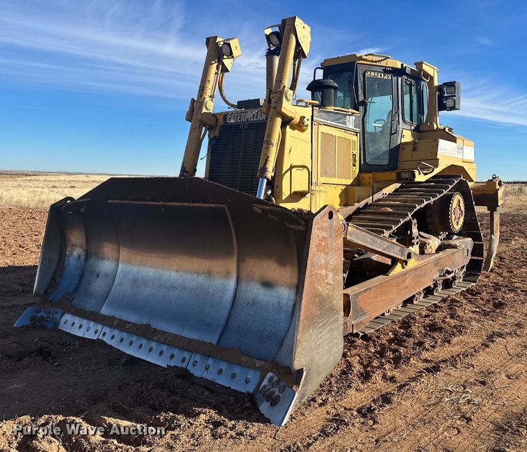 2000 Caterpillar D8R  dozer - EK9805