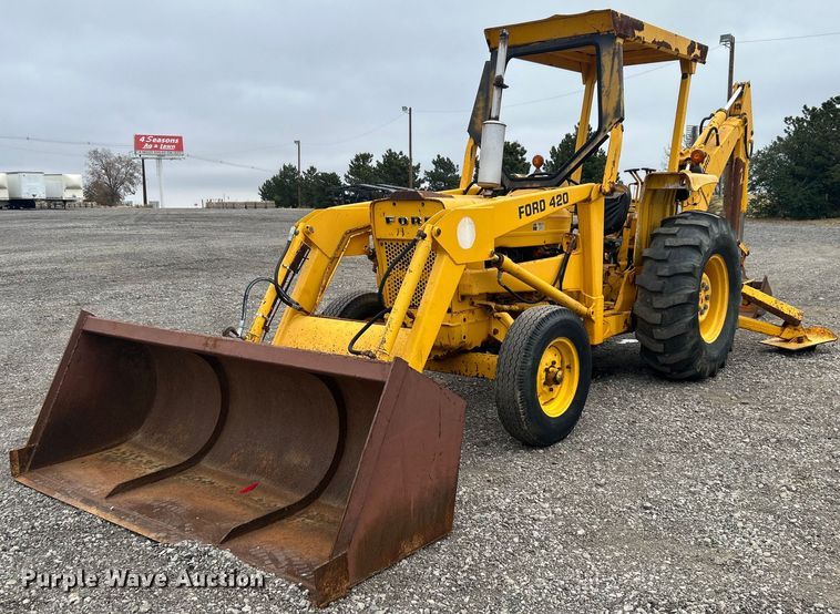 Ford 420  backhoe - KH9650