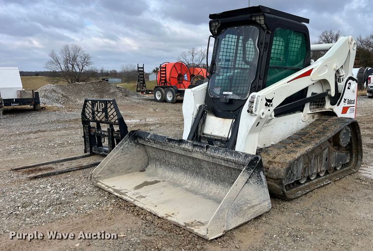 2013 Bobcat T770  tracked skid steer loader - LD9913