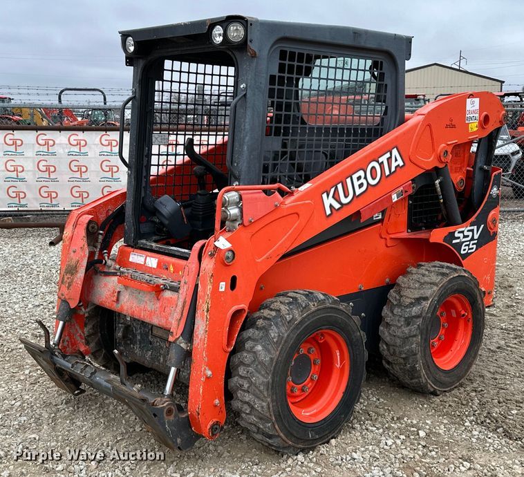 2017 Kubota SSV65  skid steer loader - LK9619