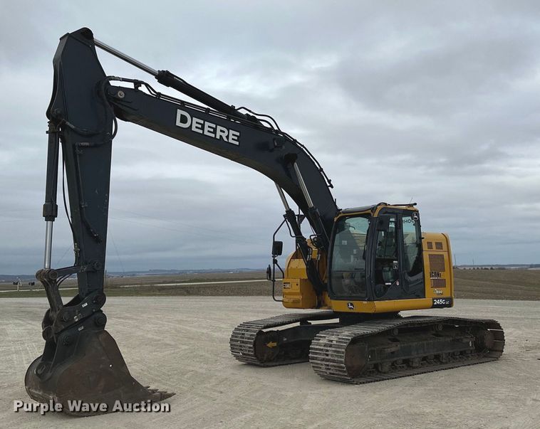2017 John Deere 245G LC  excavator - LO9354