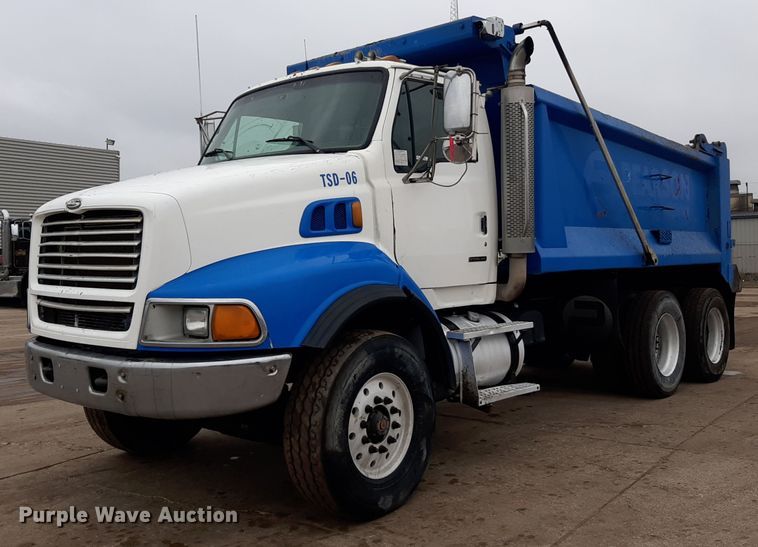 2005 Sterling LT8500  dump truck - LX9880