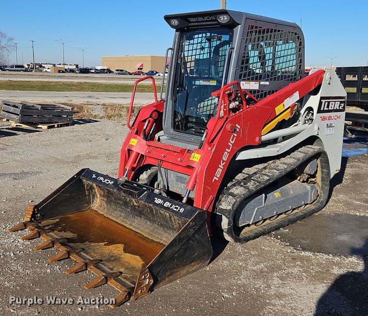 2022 Takeuchi TL8R-2  tracked skid steer loader - NE9556