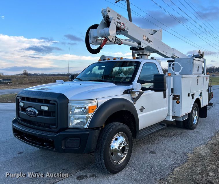 2012 Ford F550 Super Duty XL  bucket truck - NE9625