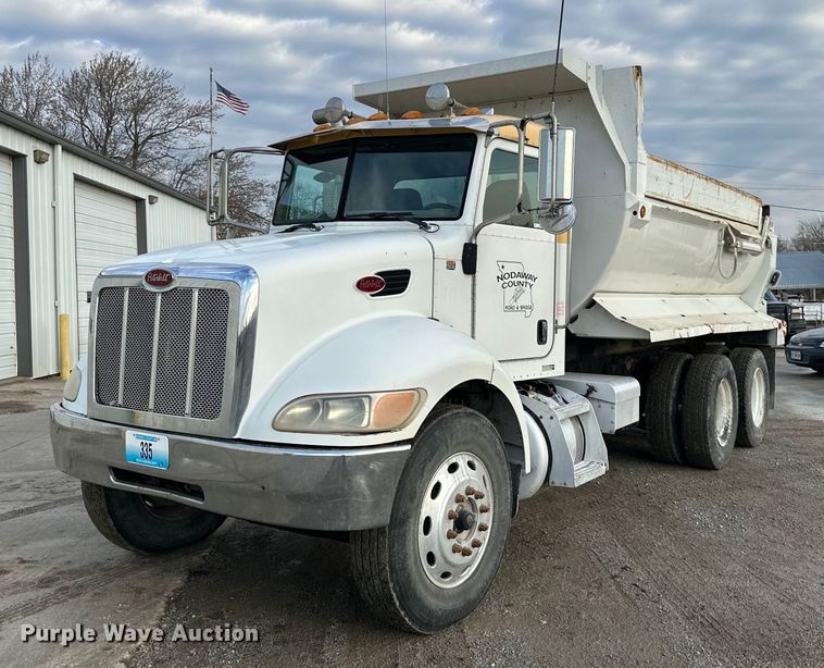 2006 Peterbilt 335  dump truck - NL9290