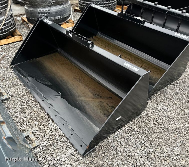 2022 Manitou 502511  skid steer bucket - NM9139