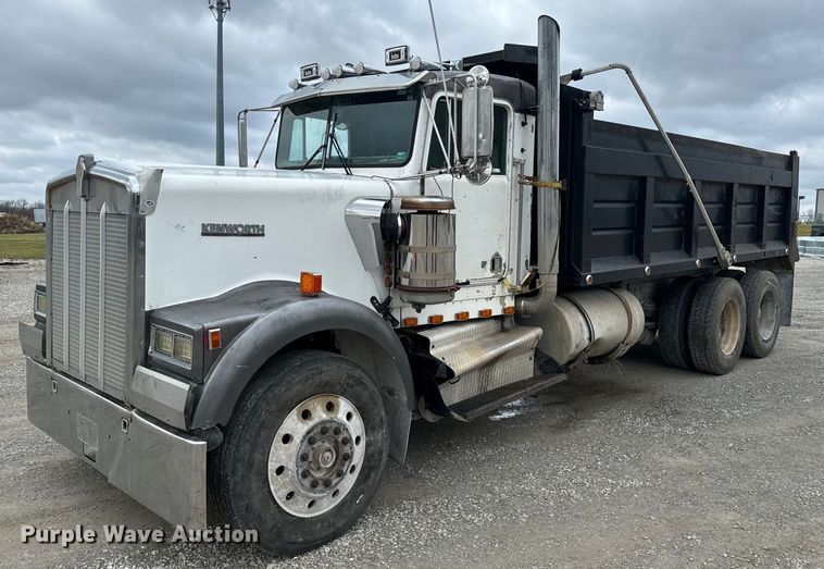 1984 Kenworth W900  dump truck - NM9165