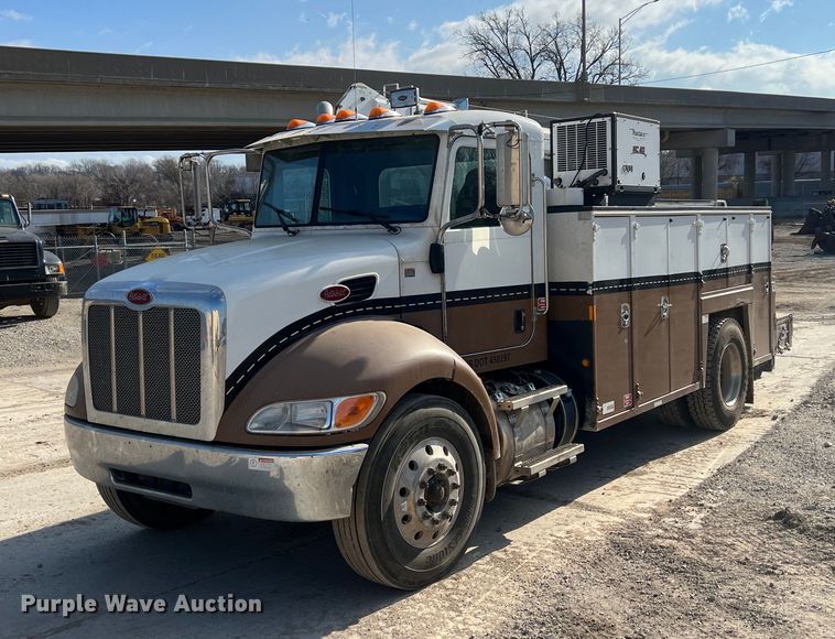 2014 Peterbilt 337  utility / service truck - NN9318
