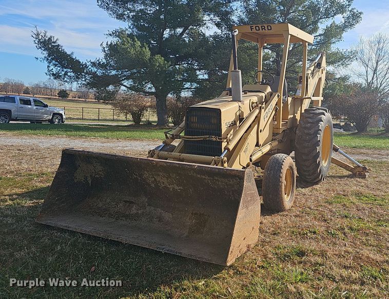 Ford 555A  backhoe - NP9273