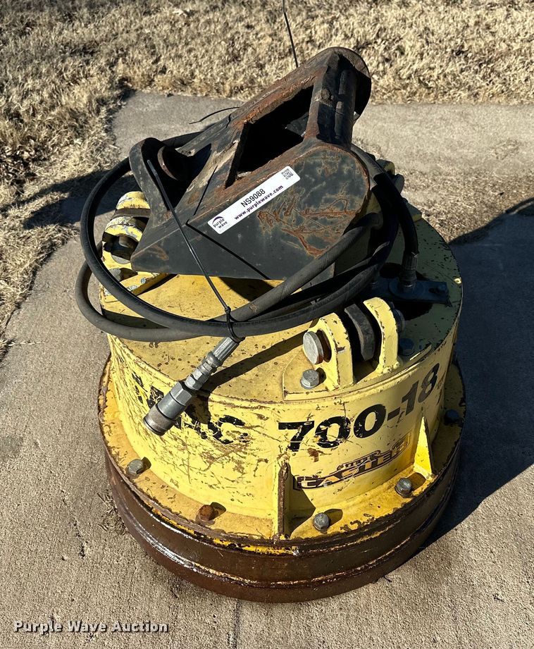 Tramac TMAG-700-18  excavator drag magnet - NS9088
