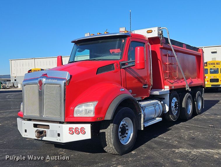 2018 Kenworth T880  dump truck - NZ9114