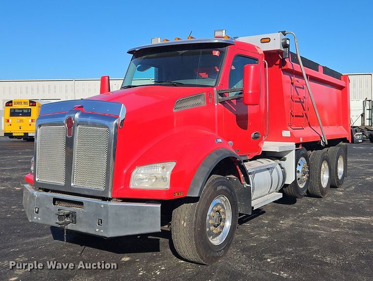 2018 Kenworth T880 dump truck - NZ9122
