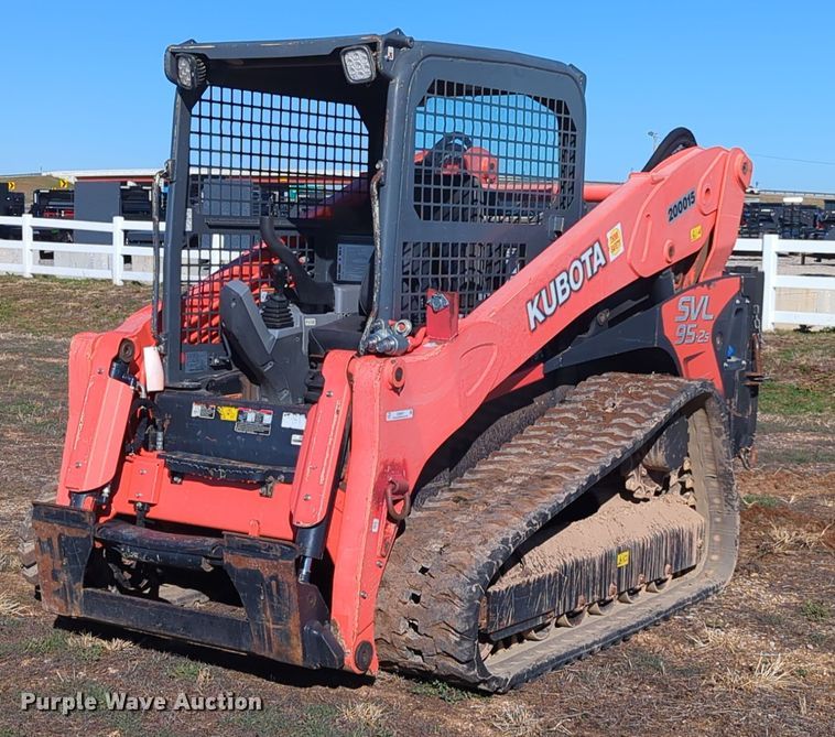 2017 Kubota SVL95-2S  tracked skid steer loader - OD9077